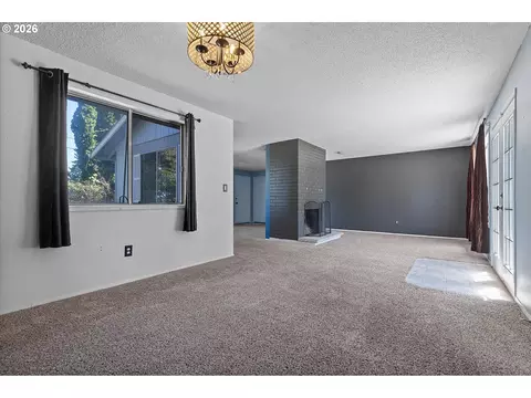 Living - 990 NW Angeline Ave, Gresham, OR 97030 photo 6 of 7