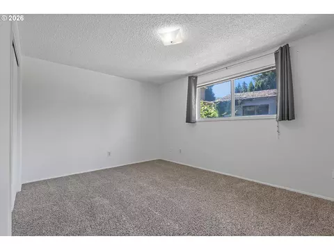 Bedroom - 990 NW Angeline Ave, Gresham, OR 97030 photo 1 of 7