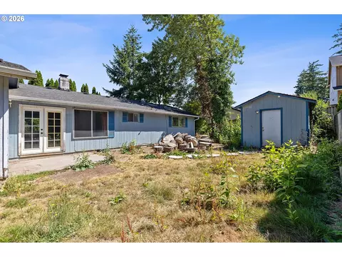 Exterior - 990 NW Angeline Ave, Gresham, OR 97030 photo 4 of 10