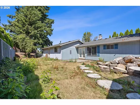 Exterior - 990 NW Angeline Ave, Gresham, OR 97030 photo 5 of 10