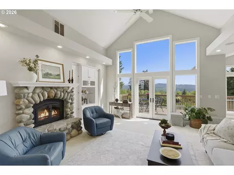 Living - 31013 NE 69th St, Camas, WA 98607 photo 2 of 5