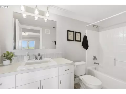 Bath - 31013 NE 69th St, Camas, WA 98607 photo 6 of 6
