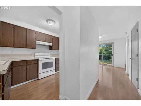 Entry Way - 30 T St, Springfield, OR 97477 photo 1 of 3