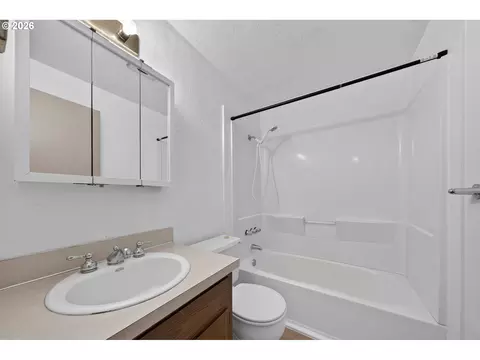 Bath - 30 T St, Springfield, OR 97477 photo 1 of 2