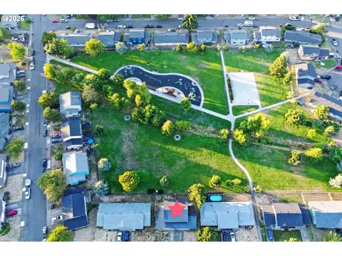View/Area - 30 T St, Springfield, OR 97477 photo 1 of 1