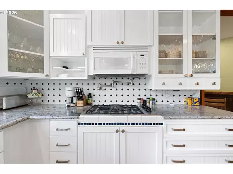 Kitchen - 70948 Devore Arm Rd, Lakeside, OR 97449 photo 4 of 6