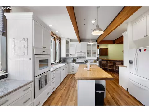 Kitchen - 70948 Devore Arm Rd, Lakeside, OR 97449 photo 2 of 6