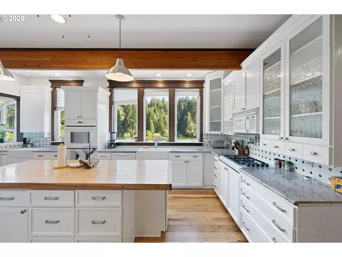 Kitchen - 70948 Devore Arm Rd, Lakeside, OR 97449 photo 3 of 6