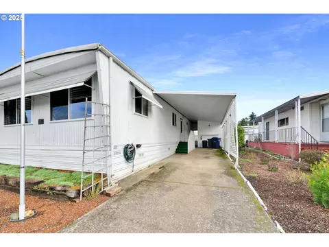 1800 Lakewood Ct #33, Eugene, OR 97402