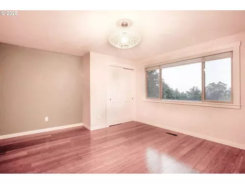 Bedroom - 202 Foxtail Dr, Eugene, OR 97405 photo 1 of 4