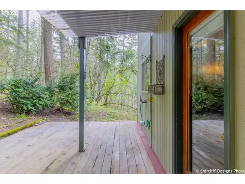 Exterior - 202 Foxtail Dr, Eugene, OR 97405 photo 6 of 8