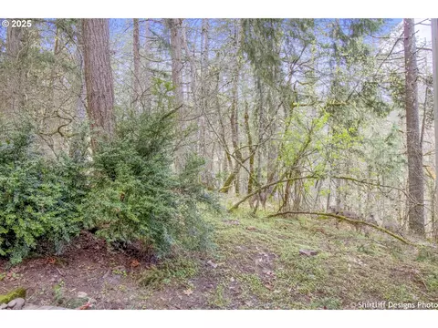 Exterior - 202 Foxtail Dr, Eugene, OR 97405 photo 5 of 8