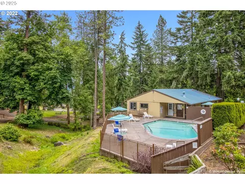 Exterior - 202 Foxtail Dr, Eugene, OR 97405 photo 3 of 8