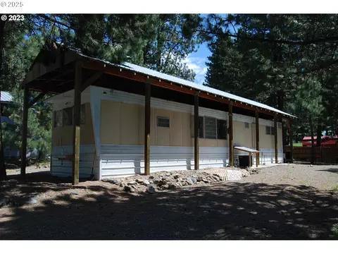 272 SE Bonanza St, Sumpter, OR 97877