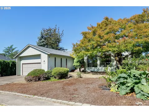 2307 SW 24th St, Gresham, OR 97080