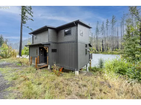50010 Mckenzie Hwy #2, Vida, OR 97488