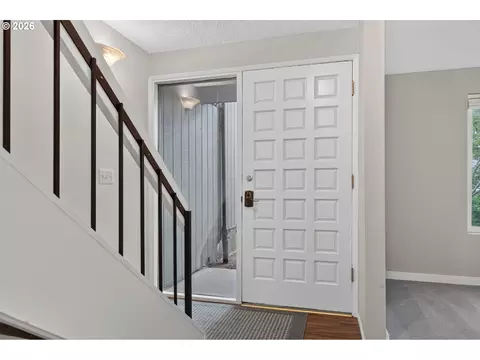 Entry Way - 20 Brae Burn Dr, Eugene, OR 97405 photo 1 of 4