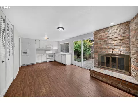 Kitchen - 20 Brae Burn Dr, Eugene, OR 97405 photo 1 of 3