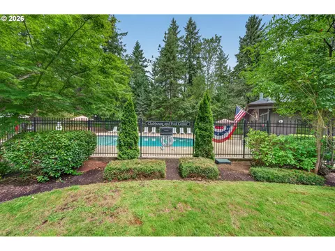 Exterior - 20 Brae Burn Dr, Eugene, OR 97405 photo 8 of 10
