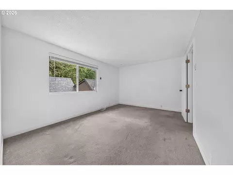 Bedroom - 20 Brae Burn Dr, Eugene, OR 97405 photo 3 of 7