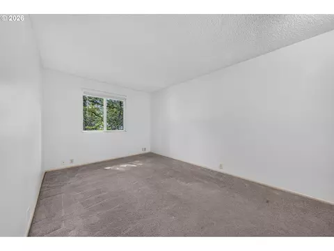 Bedroom - 20 Brae Burn Dr, Eugene, OR 97405 photo 5 of 7