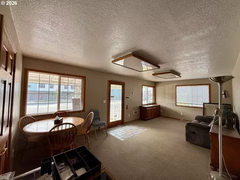 Living - 2091 Broadway Ave, North Bend, OR 97459 photo 1 of 2