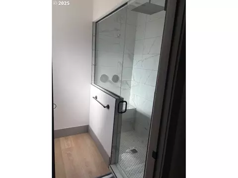 Bath - 6884 Forest Ridge Dr, Springfield, OR 97478 photo 1 of 4