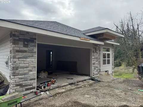 Exterior - 6884 Forest Ridge Dr, Springfield, OR 97478 photo 3 of 10