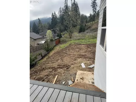 Exterior - 6884 Forest Ridge Dr, Springfield, OR 97478 photo 7 of 10