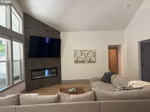 Living - 6884 Forest Ridge Dr, Springfield, OR 97478 photo 1 of 3