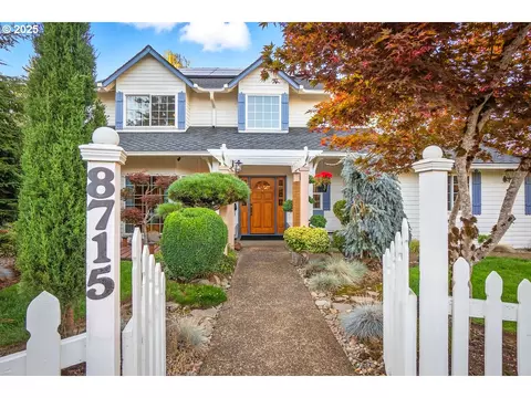 8715 SW Tachi Ct, Tualatin, OR 97062