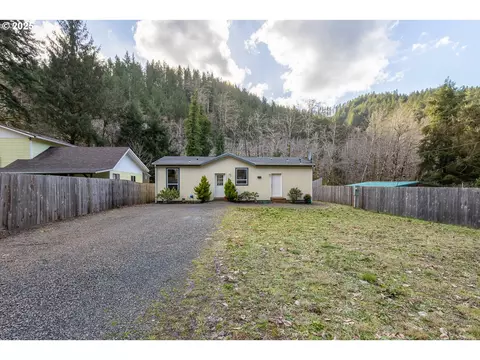 258 N New Bridge Rd, Otis, OR 97368