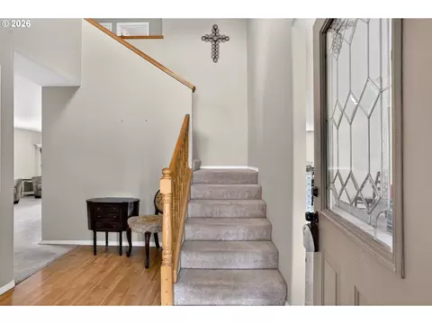 Entry Way - 37520 Green Mountain St, Sandy, OR 97055 photo 1 of 1