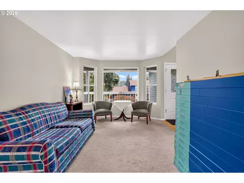 Living - 37520 Green Mountain St, Sandy, OR 97055 photo 2 of 5