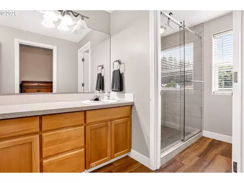 Bath - 37520 Green Mountain St, Sandy, OR 97055 photo 3 of 4
