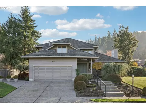 126 SW 5th St, Gresham, OR 97080