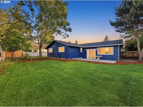 Exterior - 288 Suburban Ave, Eugene, OR 97404 photo 3 of 9