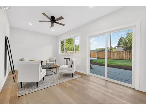 Living - 288 Suburban Ave, Eugene, OR 97404 photo 3 of 3
