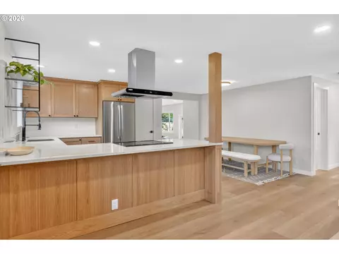 Kitchen - 288 Suburban Ave, Eugene, OR 97404 photo 2 of 7