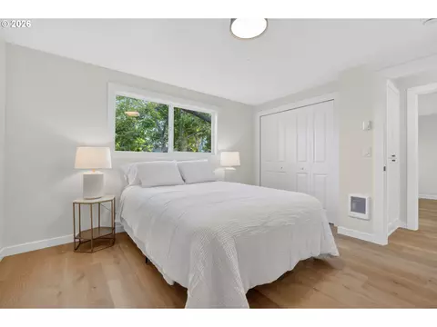 Bedroom - 288 Suburban Ave, Eugene, OR 97404 photo 2 of 5