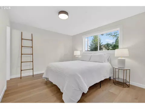 Bedroom - 288 Suburban Ave, Eugene, OR 97404 photo 1 of 5
