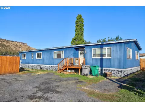 837 Floral Ct, The Dalles, OR 97058