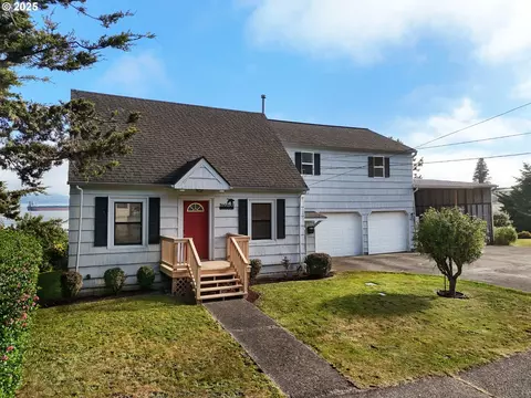 3168 Harrison Ave, Astoria, OR 97103