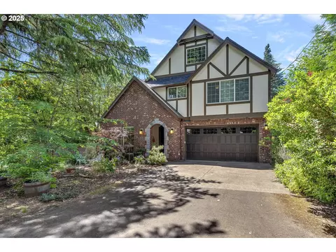4537 SW 60th Pl, Portland, OR 97221
