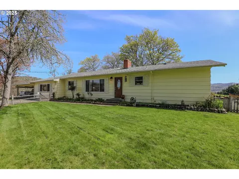 383 Little Valley Rd, Roseburg, OR 97471