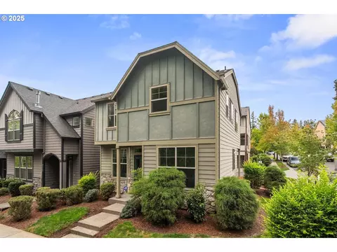 905 SW Mozart Ter, Portland, OR 97225