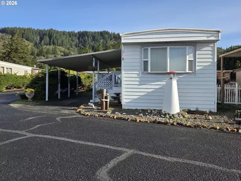 97972 Hallway Rd #22, Brookings, OR 97415