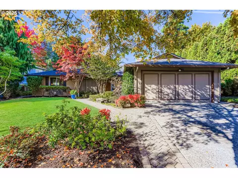 15125 NW Oakmont Loop, Beaverton, OR 97006