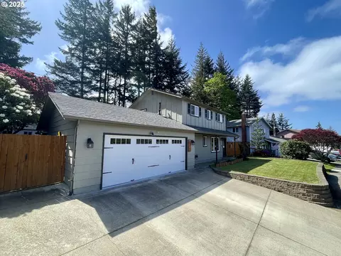 3851 Edgewood Dr, North Bend, OR 97459