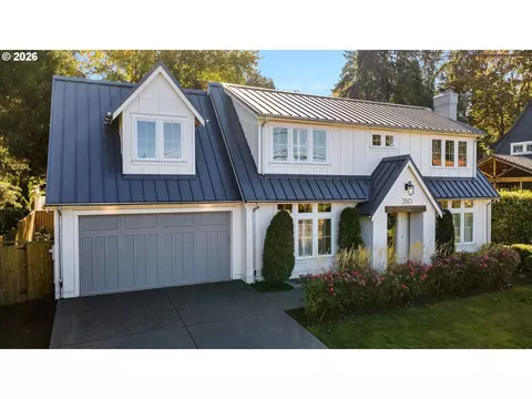 210 Northshore Rd, Lake Oswego, OR 97034